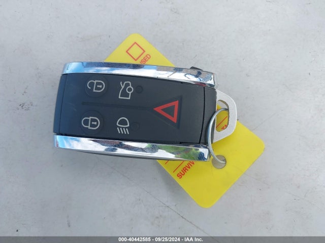 2011 JAGUAR XF SAJWA0GBXBLR81911 Photo 10