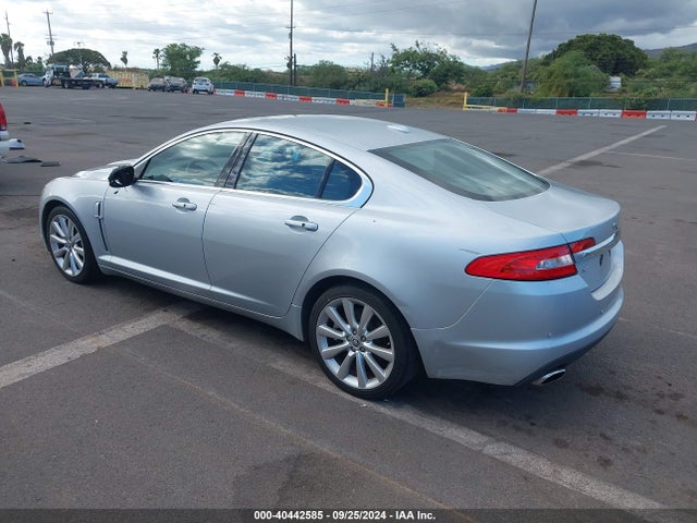2011 JAGUAR XF SAJWA0GBXBLR81911 Photo 2