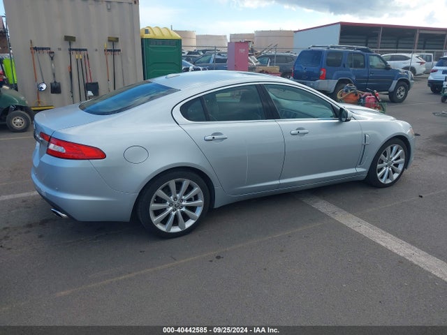 2011 JAGUAR XF SAJWA0GBXBLR81911 Photo 3