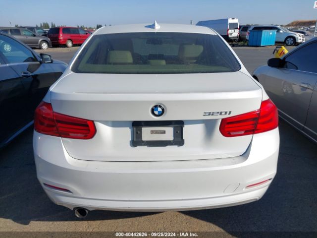 WBA8A9C59GK617081 BMW 320i