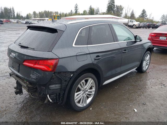 WA1CNAFY2J2200301 Audi Q5 2.0t Premium/2.0t Tech Premium