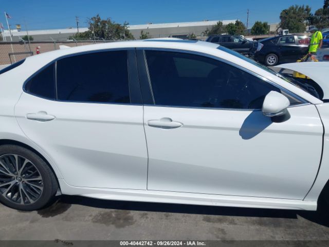 4T1B21HK5KU518272 Toyota Camry Hybrid Se