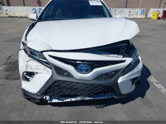 4T1B21HK5KU518272 Toyota Camry Hybrid Se