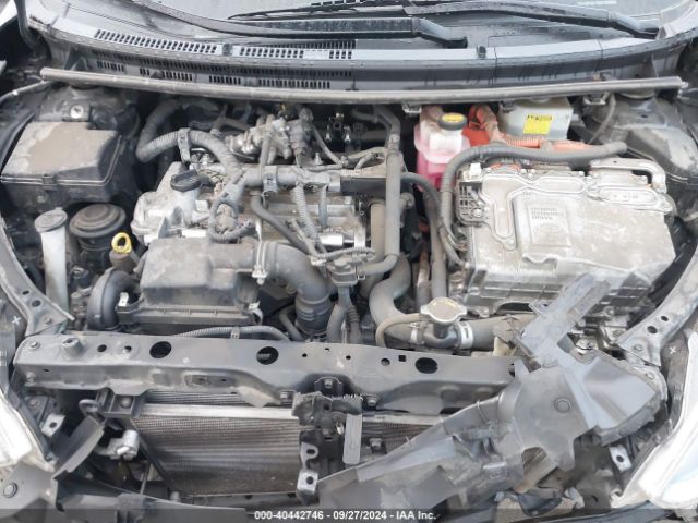 JTDKDTB3XF1105637 Toyota Prius C One