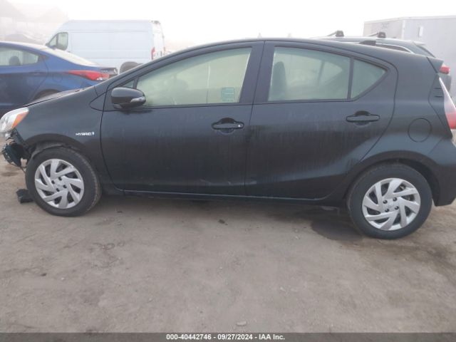 JTDKDTB3XF1105637 Toyota Prius C One