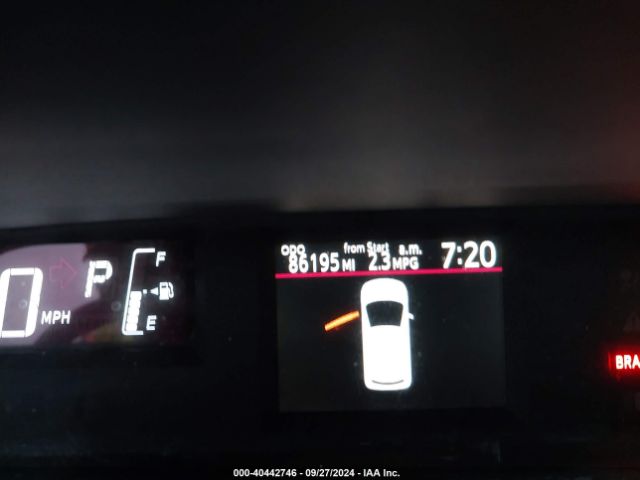 JTDKDTB3XF1105637 Toyota Prius C One