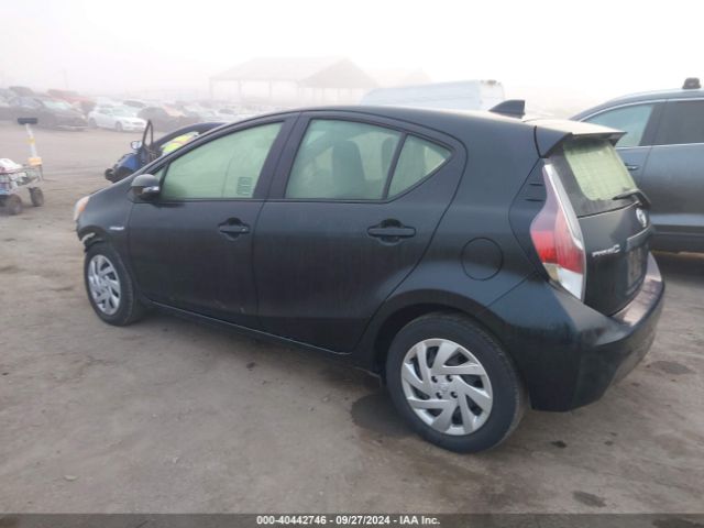 JTDKDTB3XF1105637 Toyota Prius C One