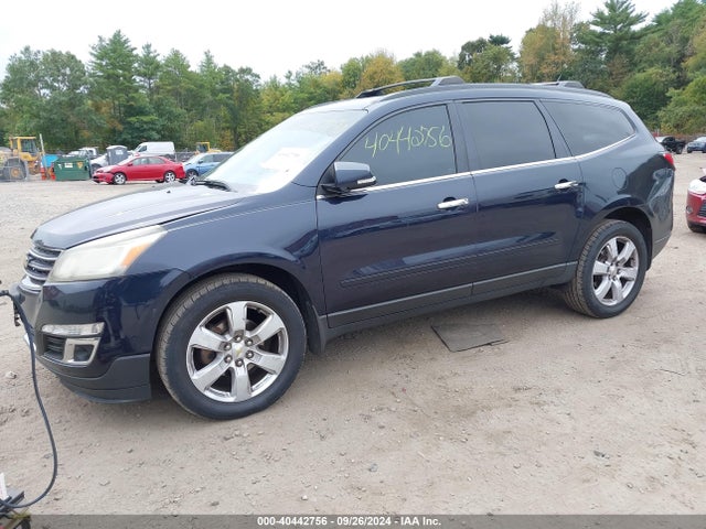 Chevrolet Traverse Lt 2017 1GNKVGKD4HJ232455 Image 2
