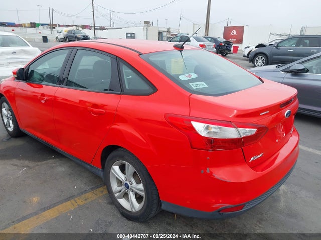 Ford FOCUS SE 2014 1FADP3F26EL421644 Image 3