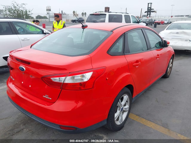 Ford FOCUS SE 2014 1FADP3F26EL421644 Image 4