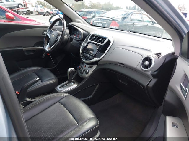 Chevrolet Sonic Premier 2018 1G1JF5SB8J4104253 Image 5