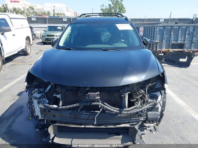Nissan ROGUE SV 2018 5N1AT2MT1JC750479 Image 13