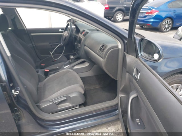 40442994 :رقم المزاد ، 3VWJM71K39M013754 vin ، 2009 Volkswagen Jetta S مزاد بيع