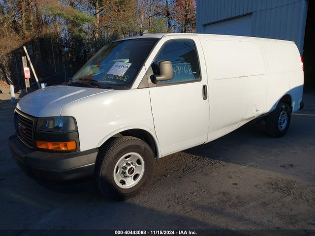 GMC Savana 3500 Work Van 2019 1GTZ7HFG2K1181797 Image 2
