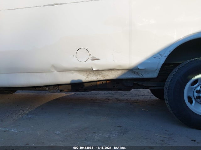GMC Savana 3500 Work Van 2019 1GTZ7HFG2K1181797 Image 6