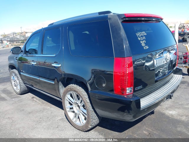 2011 CADILLAC ESCALADE 1GYS3CEF7BR111538 Photo 2