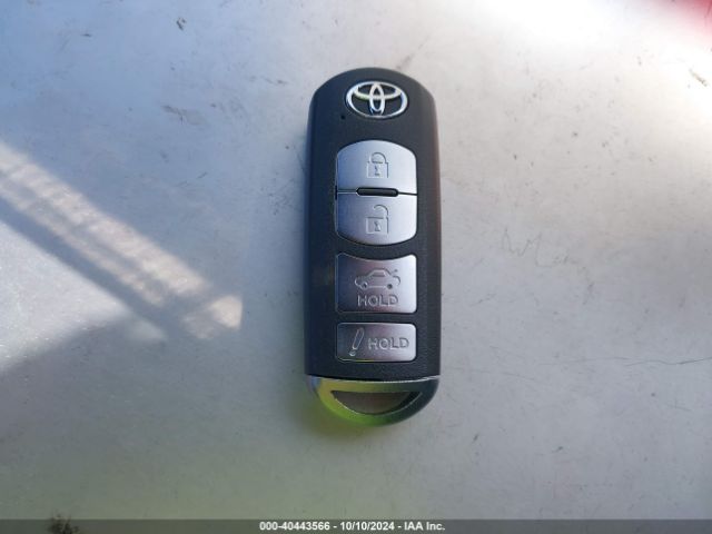 3MYDLBYVXJY327132 Toyota YARIS IA