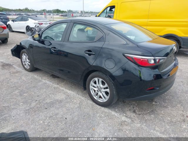 3MYDLBYVXJY327132 Toyota YARIS IA