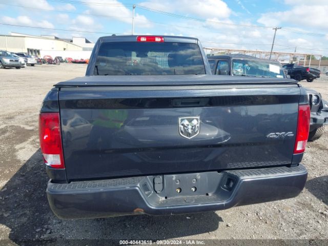 1C6RR7FG2KS620566 RAM 1500 Classic Express Quad Cab 4x4 6'4 Box