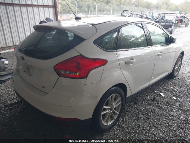 Ford FOCUS SE 2018 1FADP3K2XJL213721 Image 4