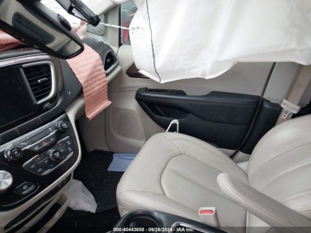 2C4RC1EG6HR627877 Chrysler Pacifica Touring-l Plus