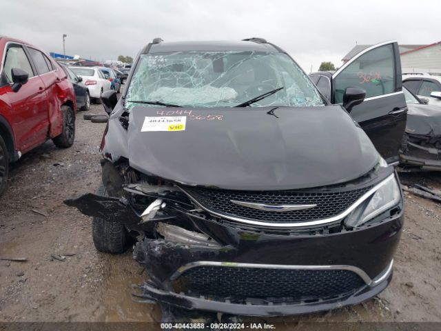 2C4RC1EG6HR627877 Chrysler Pacifica Touring-l Plus
