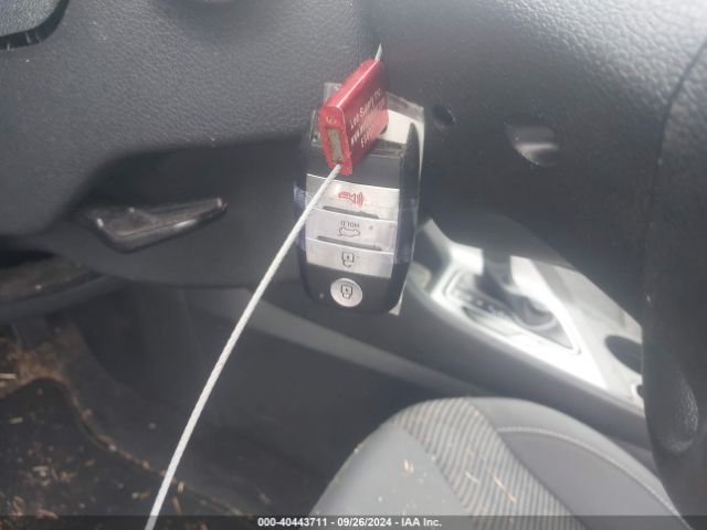 KNDCB3LC4K5252029 KIA NIRO LX