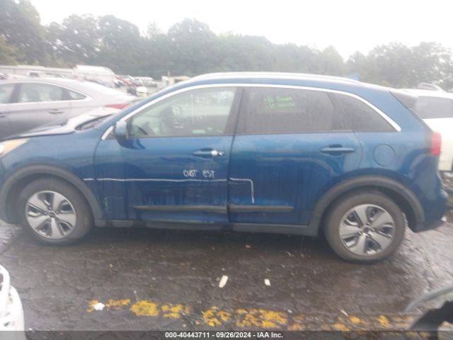 KNDCB3LC4K5252029 KIA NIRO LX
