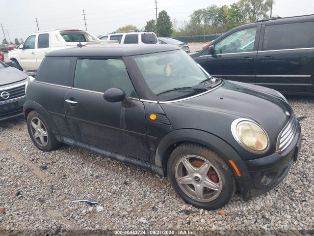 2007 MINI COOPER WMWMF33577TL68061 Photo 0
