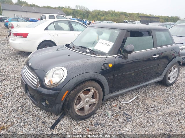2007 MINI COOPER WMWMF33577TL68061 Photo 1