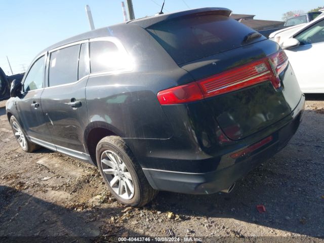 2LMHJ5NKXGBL00970 Lincoln Mkt Livery