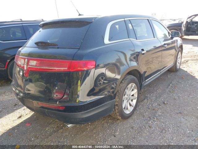 2LMHJ5NKXGBL00970 Lincoln Mkt Livery