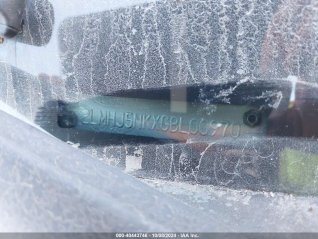 2LMHJ5NKXGBL00970 Lincoln Mkt Livery