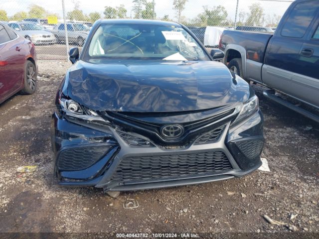4T1G11BK9NU054103 Toyota Camry Se Awd