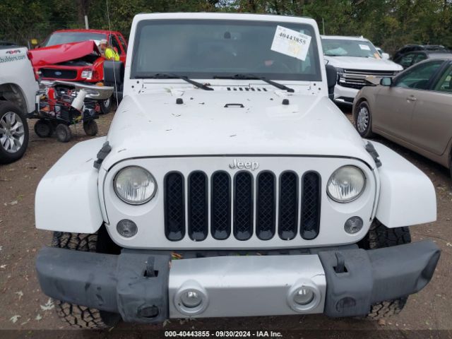 1C4BJWEG2EL138756 Jeep Wrangler Unlimited Sahara