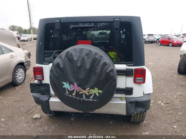 1C4BJWEG2EL138756 Jeep Wrangler Unlimited Sahara