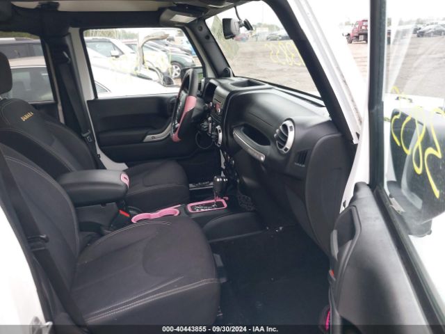 1C4BJWEG2EL138756 Jeep Wrangler Unlimited Sahara