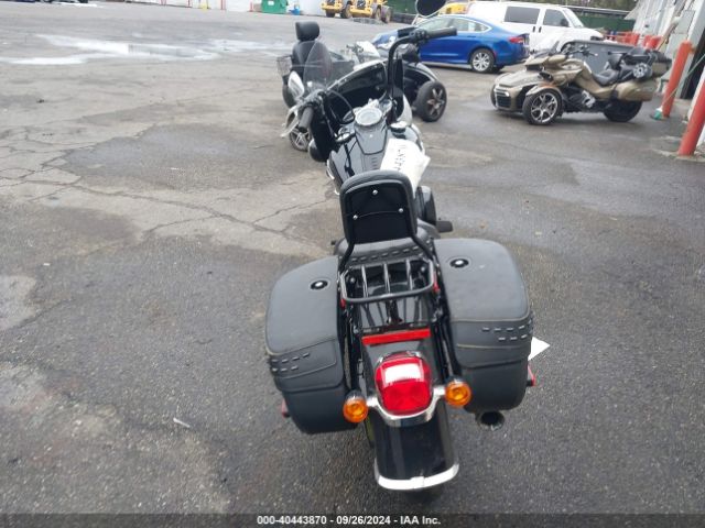2018 HARLEY-DAVIDSON FLHC 1HD1YAJ14JC029574 Photo 5