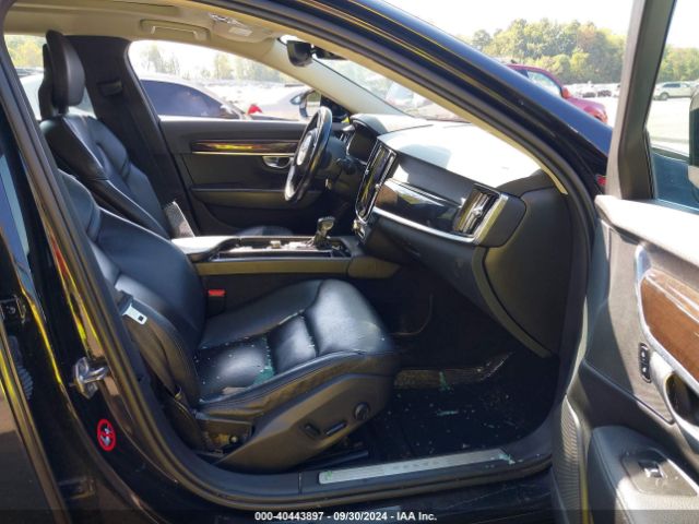 LVY982MK7JP025230 Volvo S90 T5 Momentum