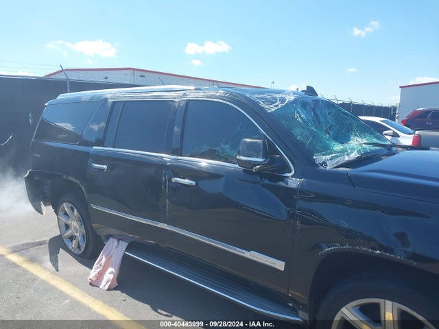 1GYS3SKJXFR528466 Cadillac Escalade Esv Luxury