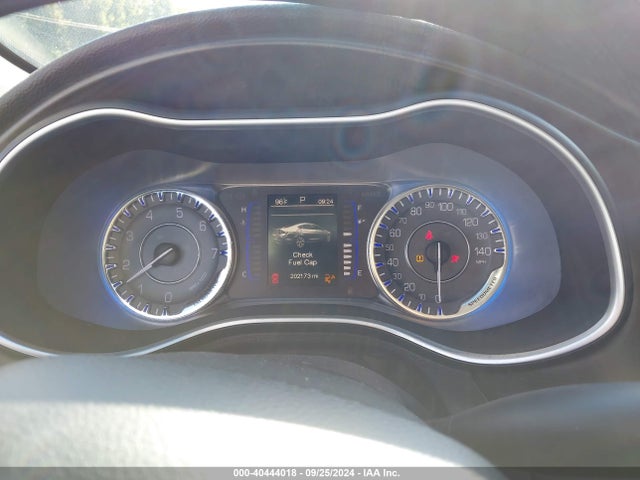 Chrysler 200 Limited 2015 1C3CCCAB1FN708442 Image 15