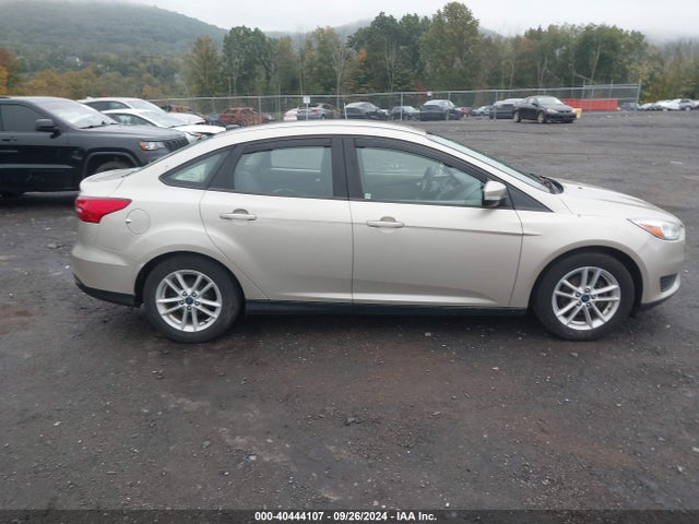 Ford FOCUS SE 2017 1FADP3F25HL335617 Image 13