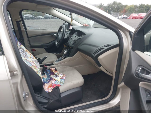 Ford FOCUS SE 2017 1FADP3F25HL335617 Image 5