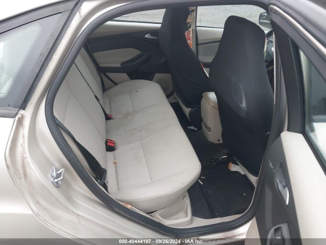 Ford FOCUS SE 2017 1FADP3F25HL335617 Image 8
