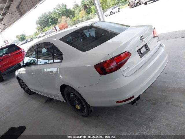 3VWDB7AJ3JM221373 Volkswagen Jetta 1.4t Se/1.4t Wolfsburg Edition