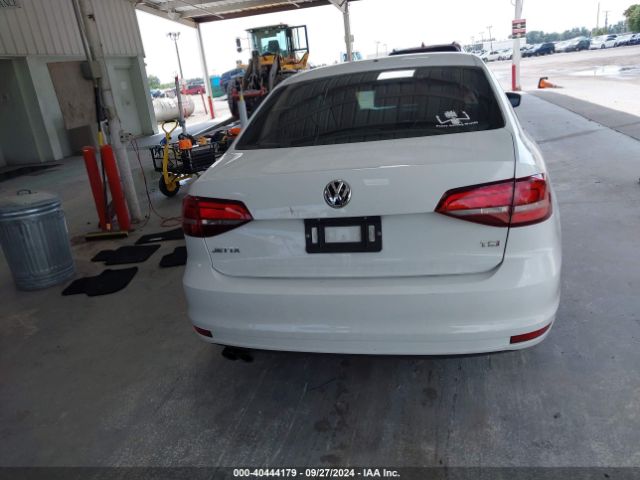 3VWDB7AJ3JM221373 Volkswagen Jetta 1.4t Se/1.4t Wolfsburg Edition