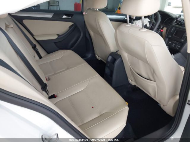 3VWDB7AJ3JM221373 Volkswagen Jetta 1.4t Se/1.4t Wolfsburg Edition