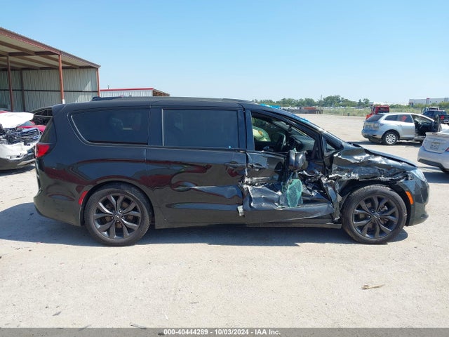 Chrysler Pacifica Touring L Plus 2018 2C4RC1EG3JR350451 Image 13