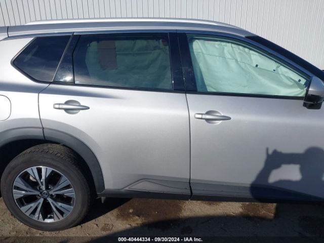 5N1AT3BB4MC729727 Nissan Rogue Sv Intelligent Awd