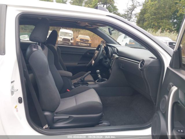JTKJF5C73E3068283 Scion TC